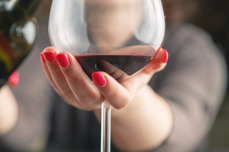 喝红酒能延年益寿，还能抗癌？长期喝红酒是好是坏？告诉你真相